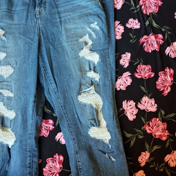 Torrid Crop Bombshell Straight Premium Stretch Distressed High Rise Jean 20 NWOT - Picture 5 of 11